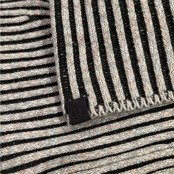 Lululemon Cotton-Cashmere Blend Sweater Wrap - Size 6 - Picture 5 of 7